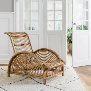 Width- 68 cm Depth- 105 cm Height- 83 cm Seat height- 34 cm Seat depth- 50 cm Armrest Ht- 52 cm